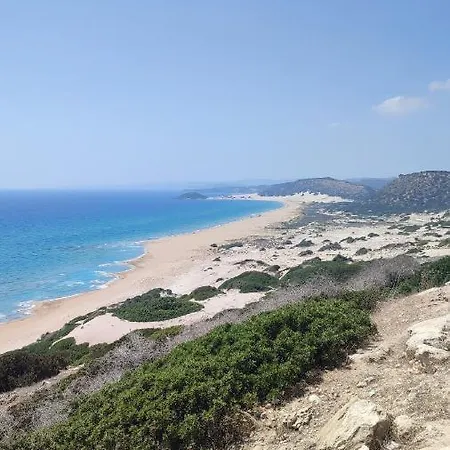 Fantastic 4 Cyprus First Line Beachfront Appartamento Boghaz