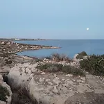 Fantastic 4 Cyprus First Line Beachfront * Boghaz